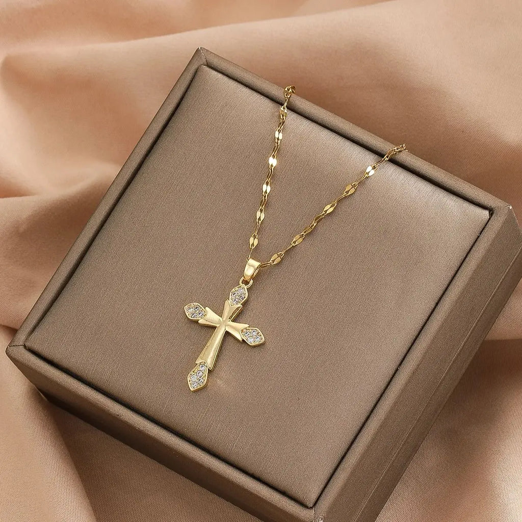 1 Piece Of Fashionable, And Versatile Design, New Style Micro-Inlaid Round Zircon Glossy Cross Necklace For Women'S