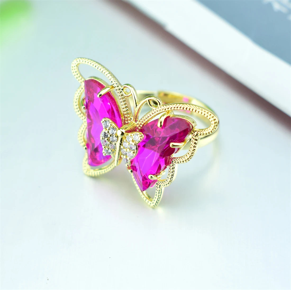 2021 New Fashion Ladies Glass Crystal Butterfly Ring 18 Colors Optional Adjustable Ladies Anniversary Gift Bulk Wholesale