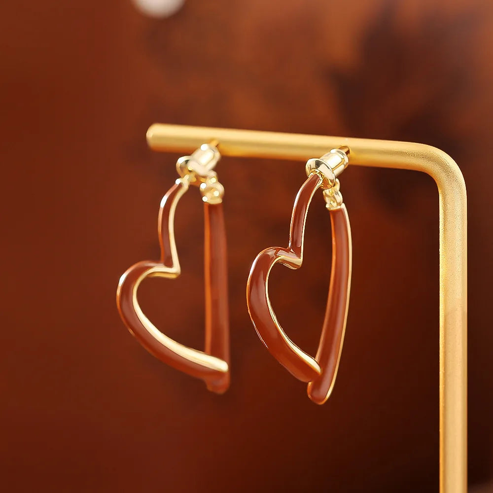 Classic Hong Kong-style heart-shaped oil-dropping ear studs, simple and high-end, fashionable and romantic earrings, niche