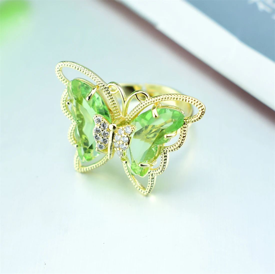2021 New Fashion Ladies Glass Crystal Butterfly Ring 18 Colors Optional Adjustable Ladies Anniversary Gift Bulk Wholesale