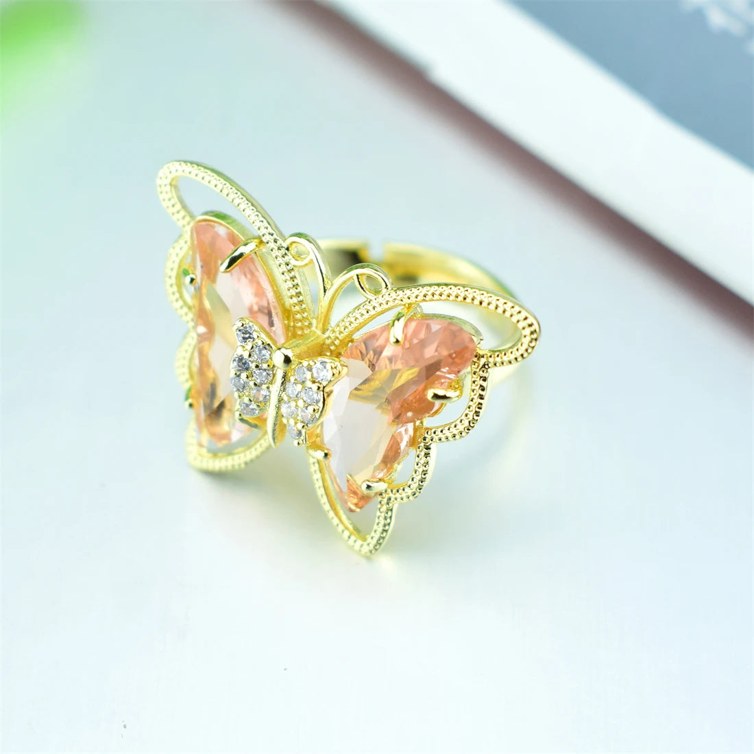 2021 New Fashion Ladies Glass Crystal Butterfly Ring 18 Colors Optional Adjustable Ladies Anniversary Gift Bulk Wholesale