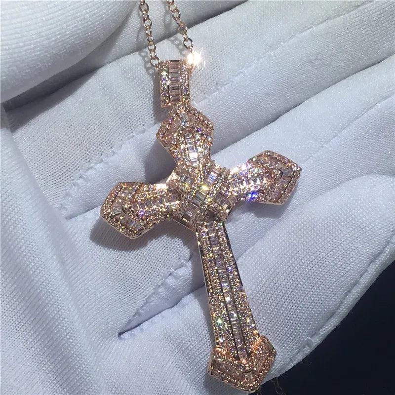 Collar con colgante de cruz larga de diamantes de oro de 14K con elegante joyería de moissanita para mujeres y hombres