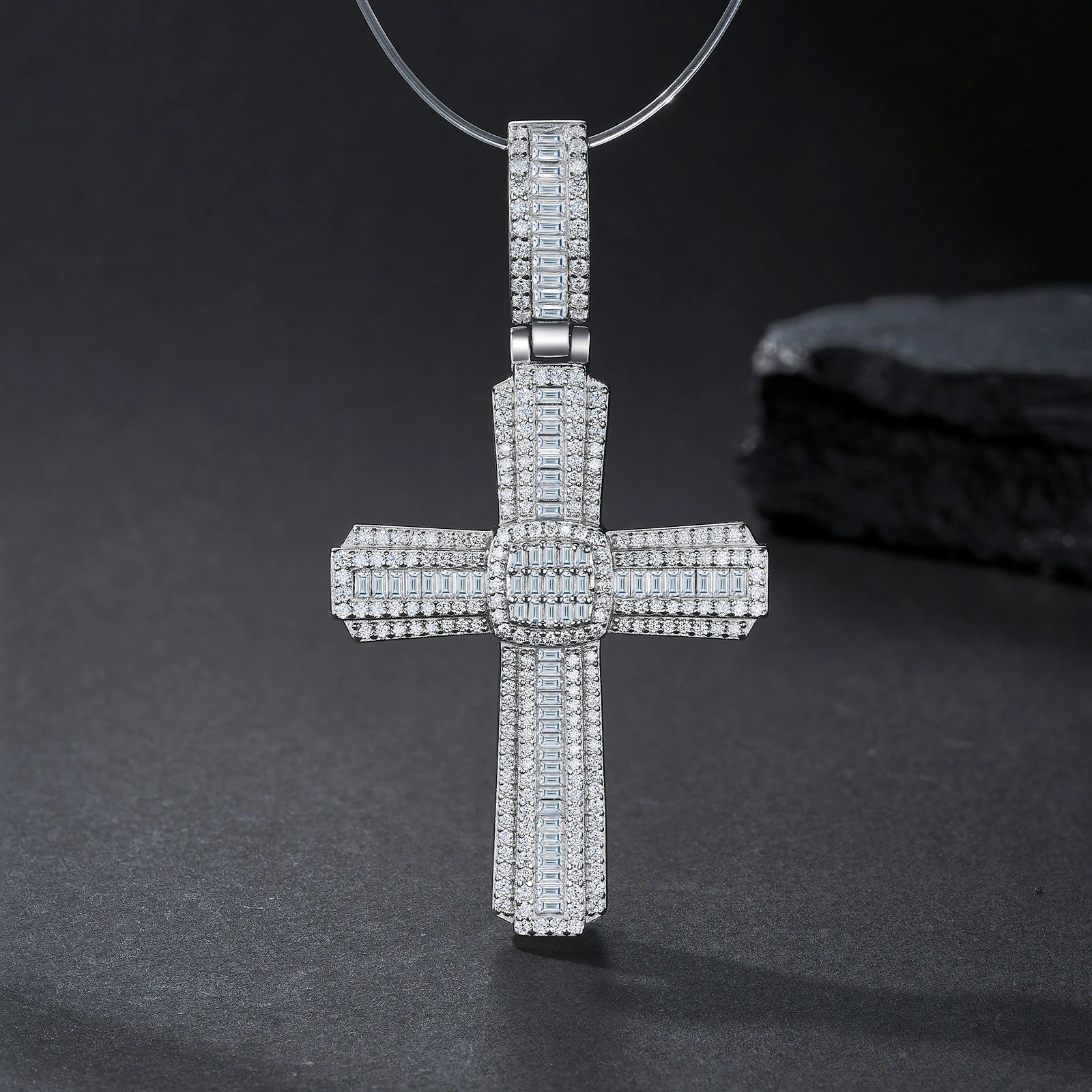 925 Silver Factory Direct Pendant Vvs1 Emerald Cut Moissanite Hip Hop Style Cross Birthday Fine Accessory Pendant