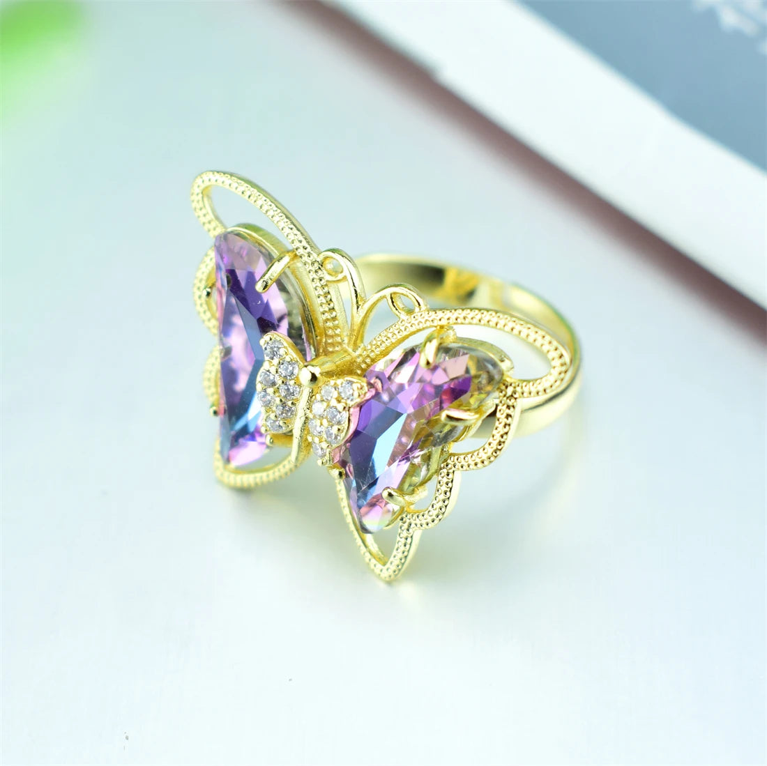 2021 New Fashion Ladies Glass Crystal Butterfly Ring 18 Colors Optional Adjustable Ladies Anniversary Gift Bulk Wholesale