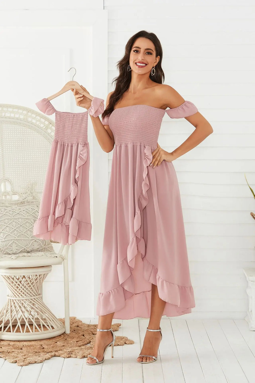 Mother and Daughter Matching Dress 2021 Summer Family Clothes Off Shoulder Short Sleeve Ruffle Dress Mommy and Me Dress Outfits