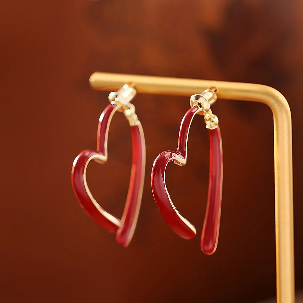 Classic Hong Kong-style heart-shaped oil-dropping ear studs, simple and high-end, fashionable and romantic earrings, niche