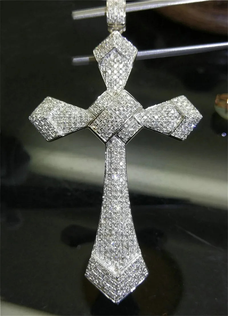 Collar con colgante de cruz larga de diamantes de oro de 14K con elegante joyería de moissanita para mujeres y hombres