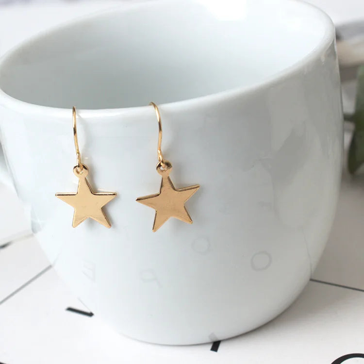 2017 New Hollow Geometry Earrings Heart Sweet Gold Love Earrings Women'S Gifts Jewelry Orecchini Brincos Pendientes Oorbellen