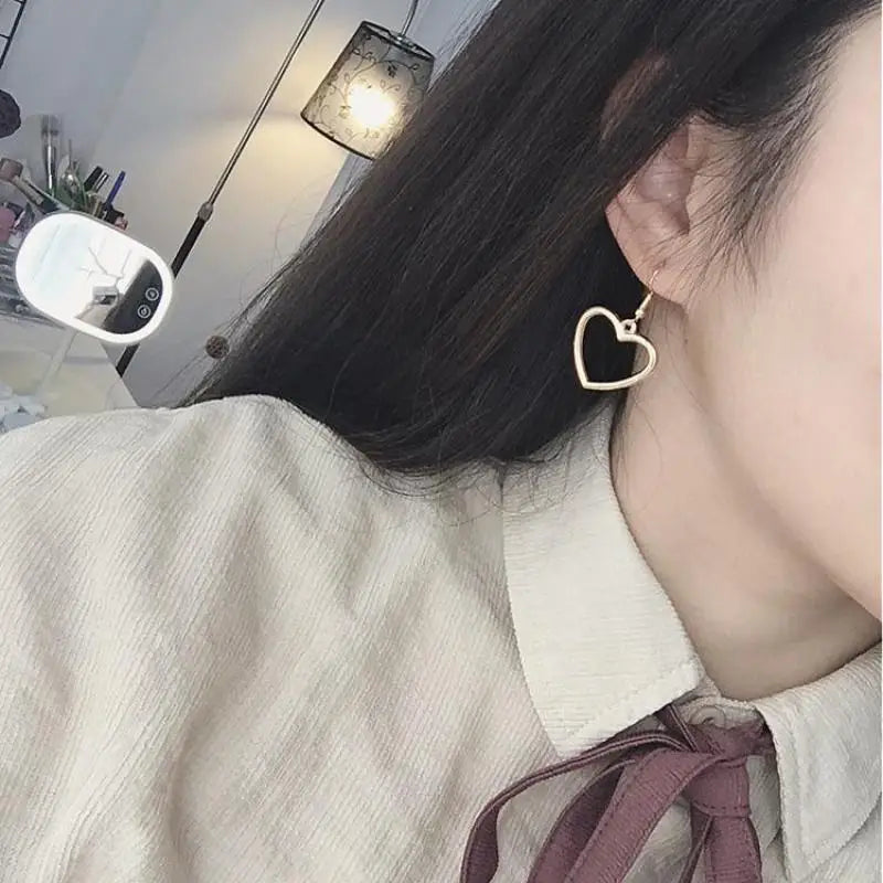 2017 New Hollow Geometry Earrings Heart Sweet Gold Love Earrings Women'S Gifts Jewelry Orecchini Brincos Pendientes Oorbellen