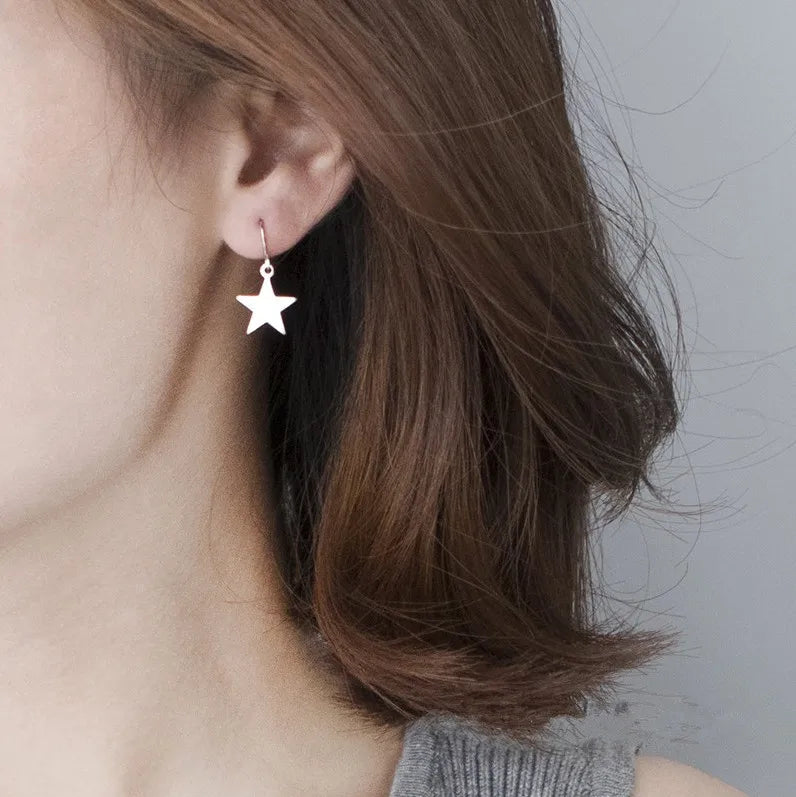 2017 New Hollow Geometry Earrings Heart Sweet Gold Love Earrings Women'S Gifts Jewelry Orecchini Brincos Pendientes Oorbellen