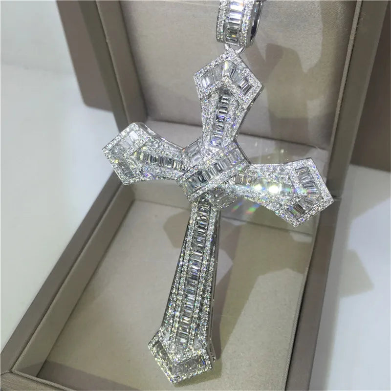 Collar con colgante de cruz larga de diamantes de oro de 14K con elegante joyería de moissanita para mujeres y hombres