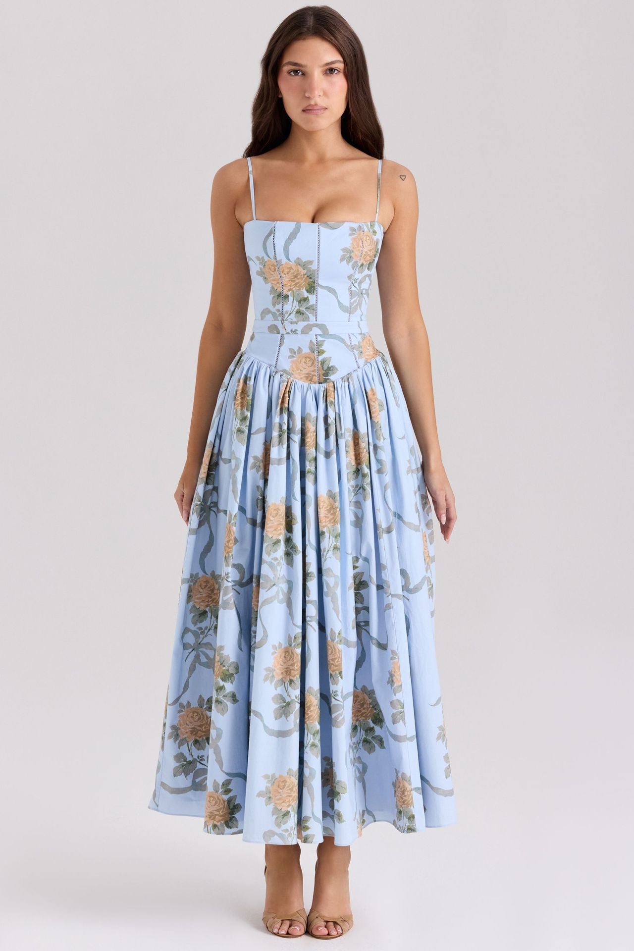 Fairy-Like Elegance, Fashionable and High-End French-Style Spaghetti Strap Dress, Gentle Style, Slimming Floral Spaghetti Strap Dress