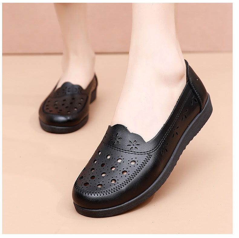 Spring Mom Shoes Sandals Soft Sole Comfortable Flats Hole Hollow Flats Shoes Middle-Aged and Elderly Women's Shoes Elderly Grandma Leather Shoes