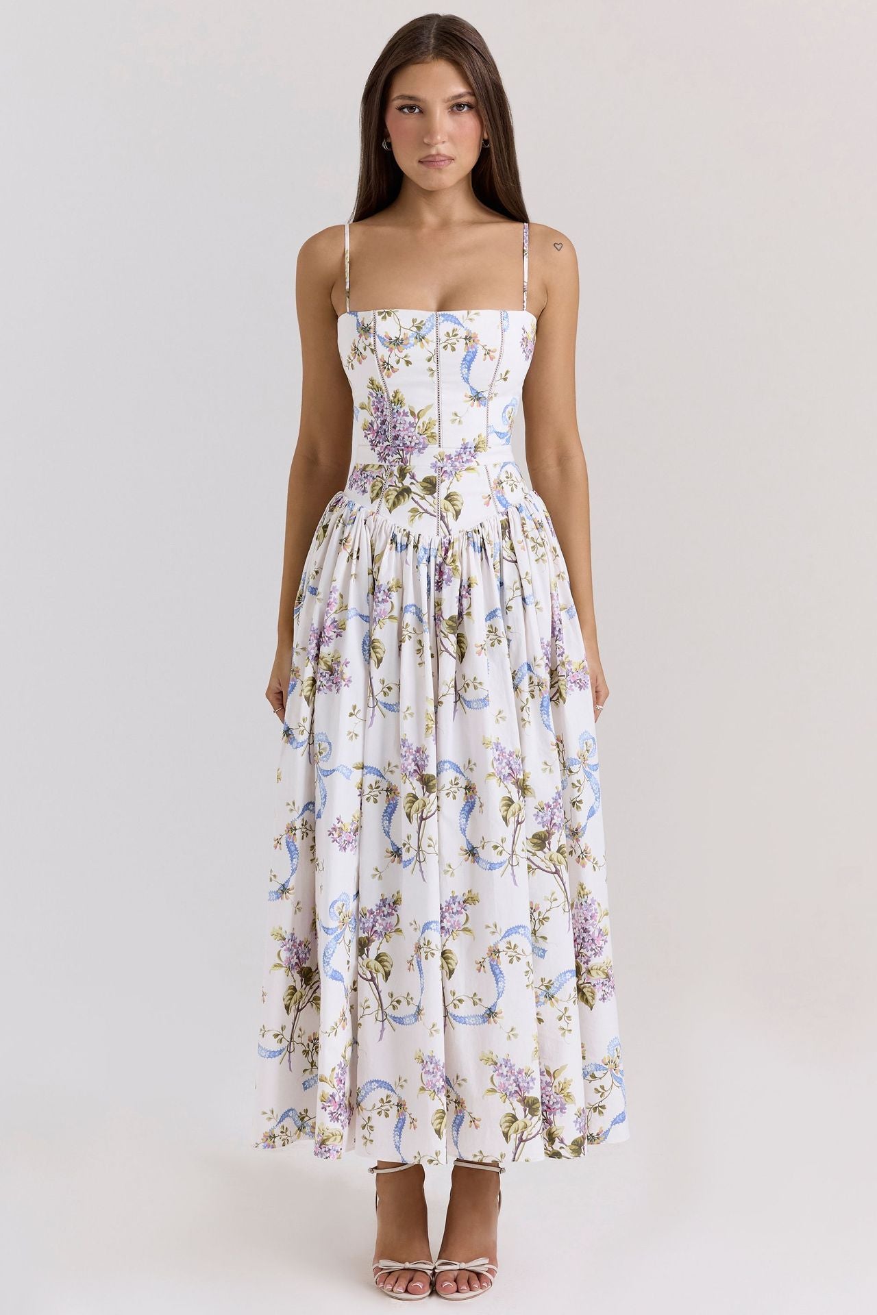 Fairy-Like Elegance, Fashionable and High-End French-Style Spaghetti Strap Dress, Gentle Style, Slimming Floral Spaghetti Strap Dress