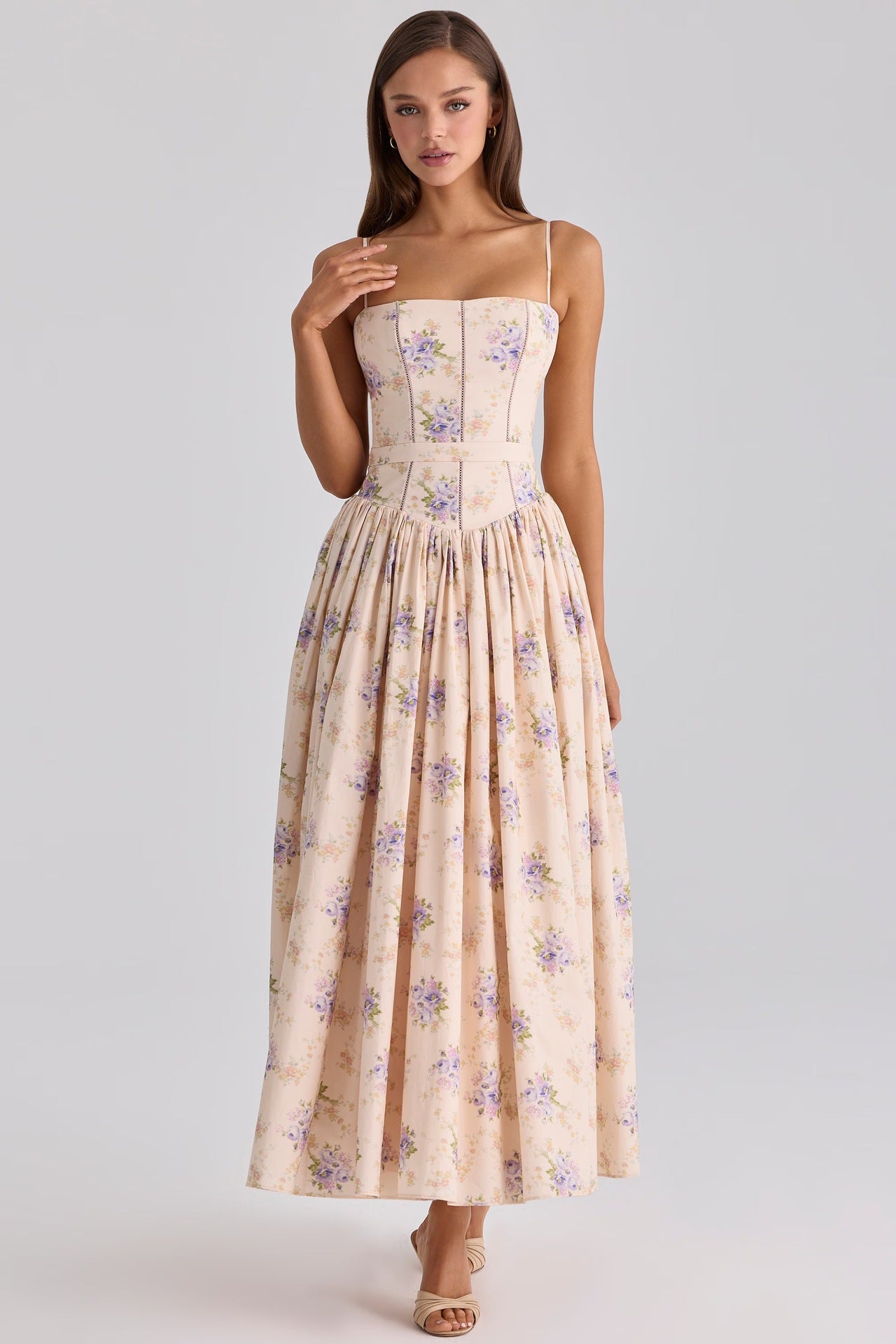 Fairy-Like Elegance, Fashionable and High-End French-Style Spaghetti Strap Dress, Gentle Style, Slimming Floral Spaghetti Strap Dress
