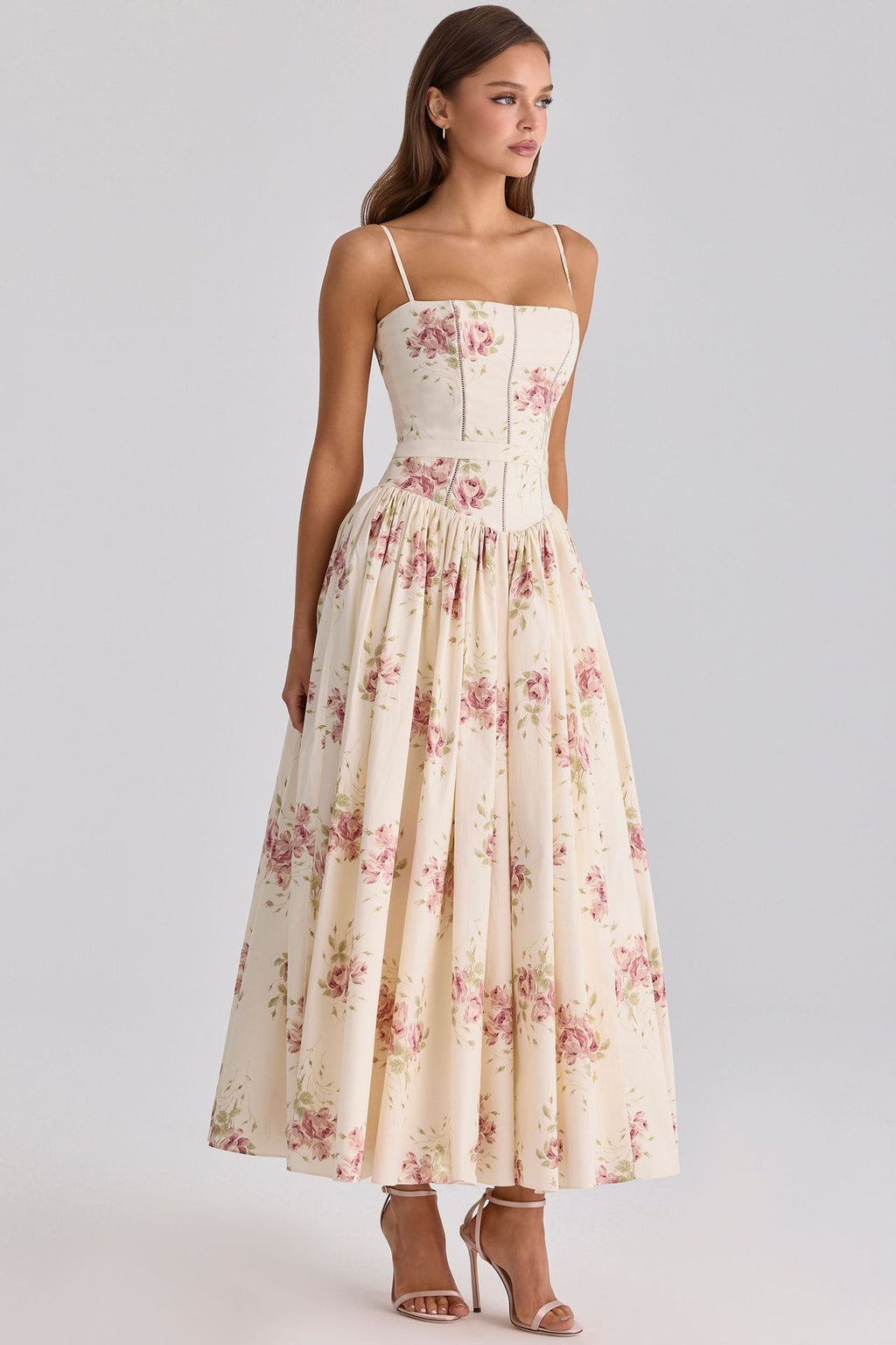 Fairy-Like Elegance, Fashionable and High-End French-Style Spaghetti Strap Dress, Gentle Style, Slimming Floral Spaghetti Strap Dress
