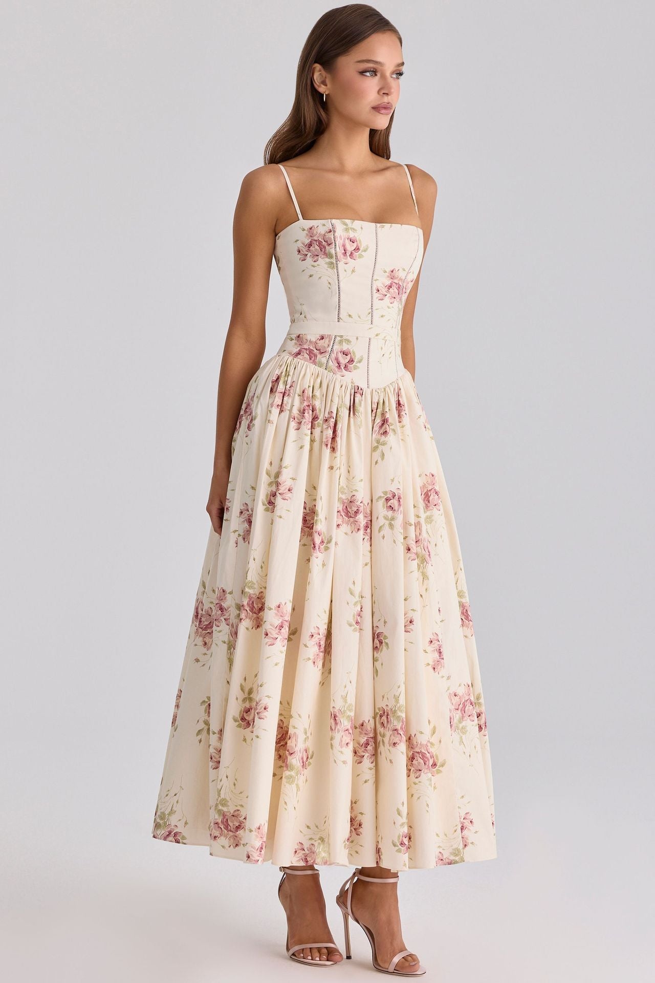 Fairy-Like Elegance, Fashionable and High-End French-Style Spaghetti Strap Dress, Gentle Style, Slimming Floral Spaghetti Strap Dress