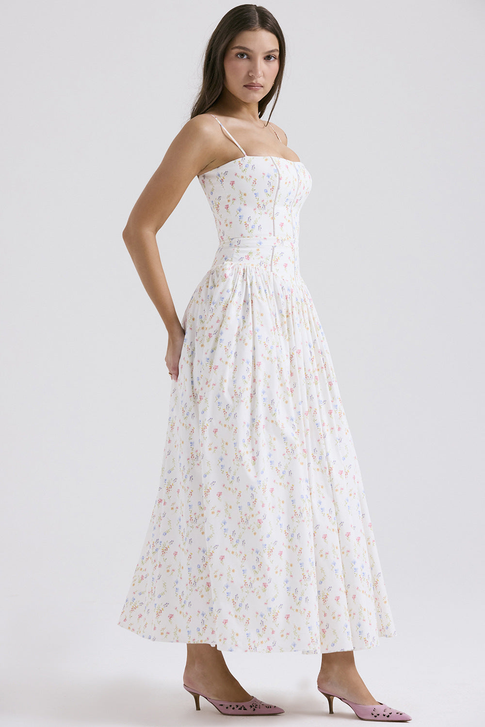 Fairy-Like Elegance, Fashionable and High-End French-Style Spaghetti Strap Dress, Gentle Style, Slimming Floral Spaghetti Strap Dress