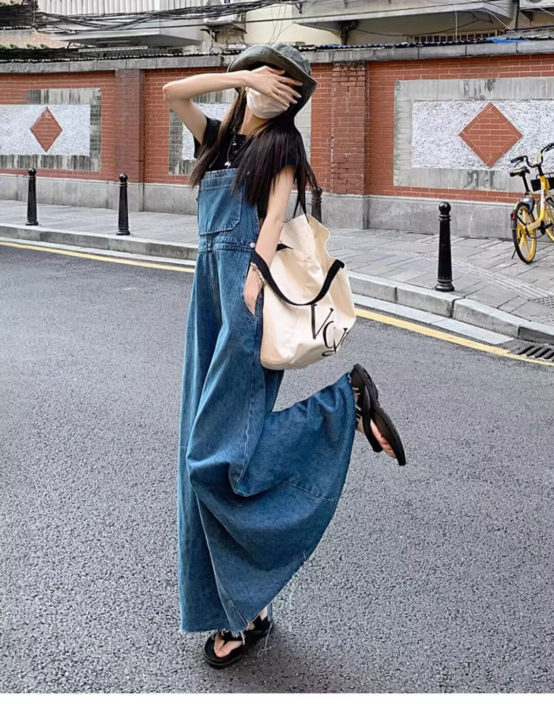Age-Reducing and Slimming Denim Suspender Dress for Women, 2026 Autumn New Style, Loose Fit, Long Dress for Tall Women, Blue Dress