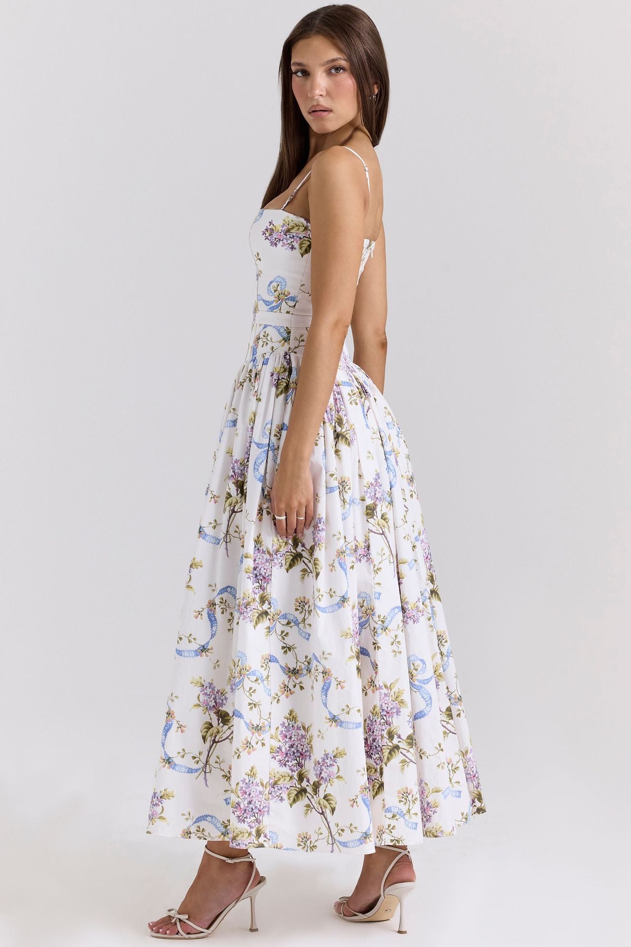 Fairy-Like Elegance, Fashionable and High-End French-Style Spaghetti Strap Dress, Gentle Style, Slimming Floral Spaghetti Strap Dress