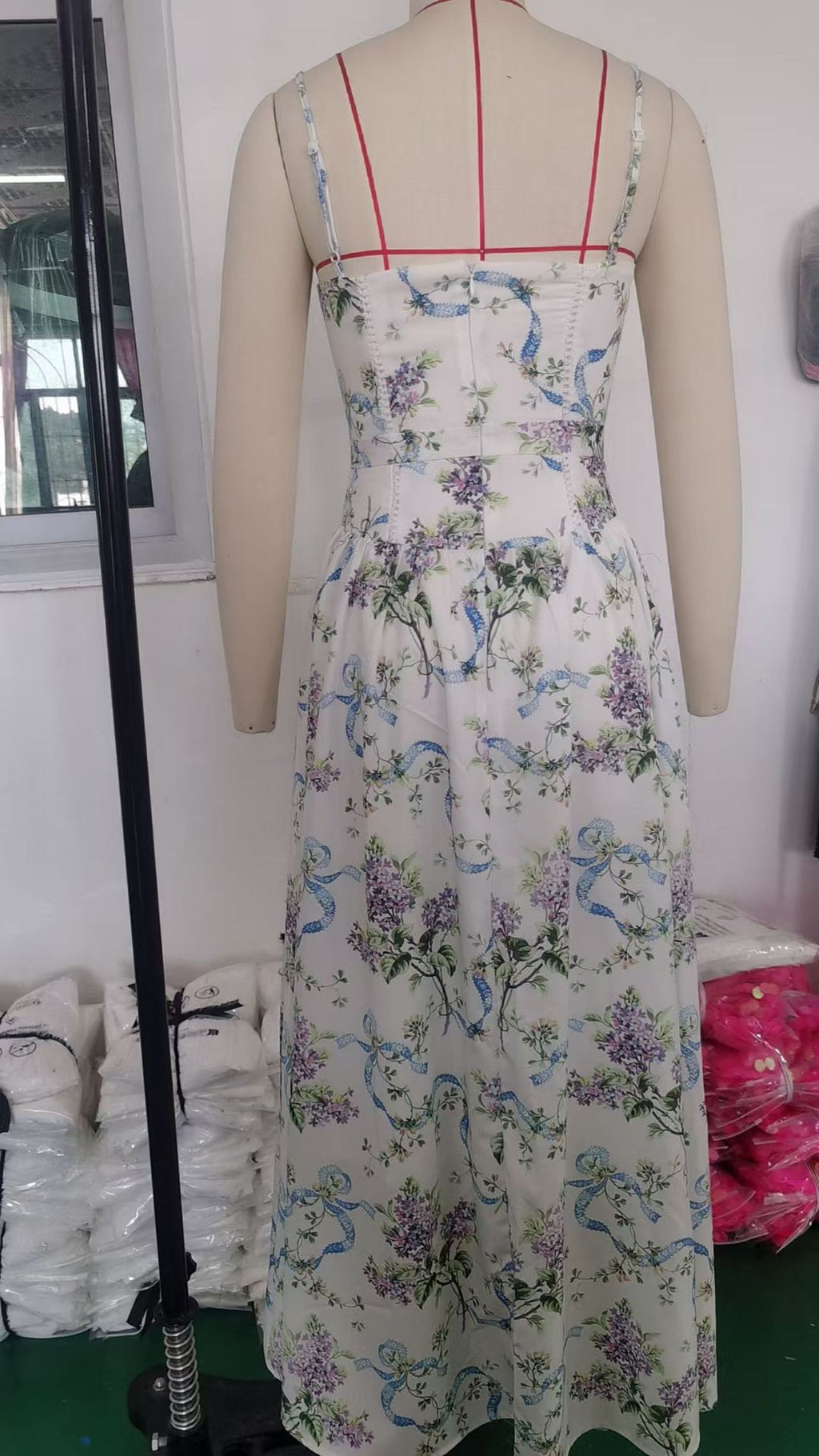 Fairy-Like Elegance, Fashionable and High-End French-Style Spaghetti Strap Dress, Gentle Style, Slimming Floral Spaghetti Strap Dress
