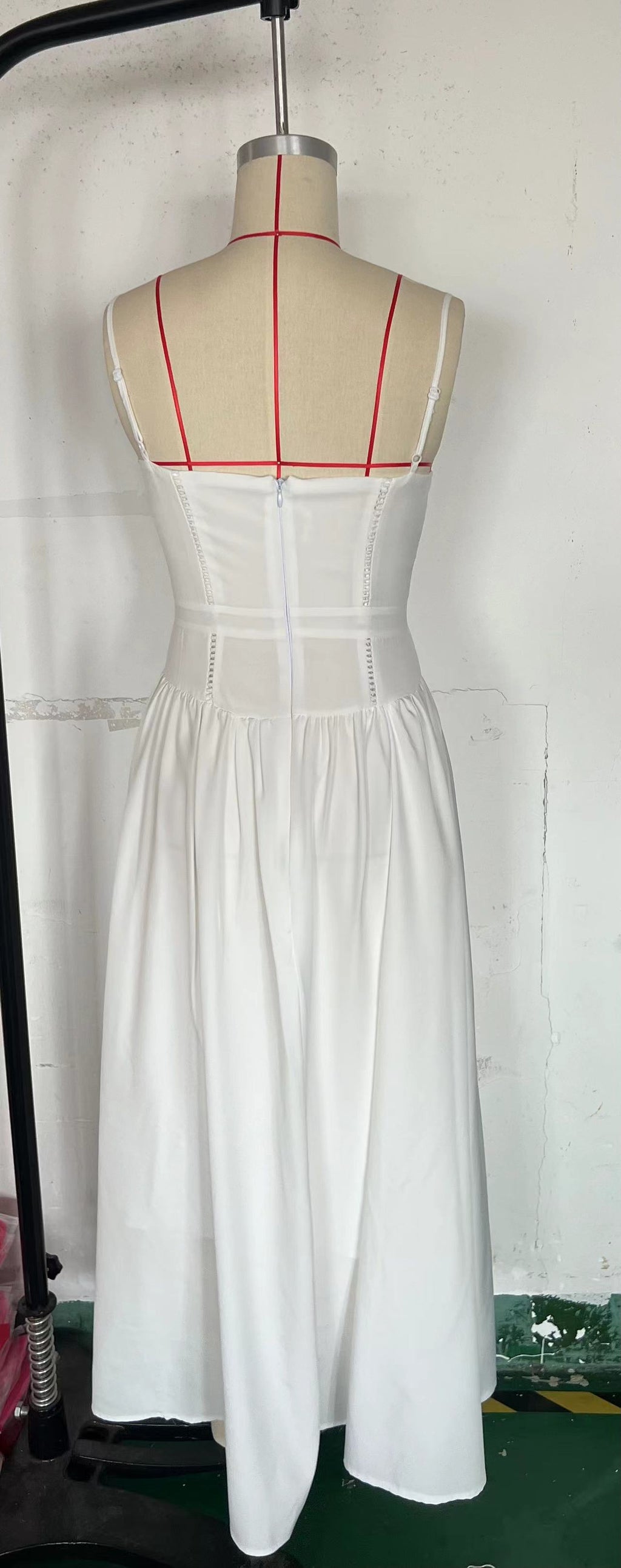 Fairy-Like Elegance, Fashionable and High-End French-Style Spaghetti Strap Dress, Gentle Style, Slimming Floral Spaghetti Strap Dress