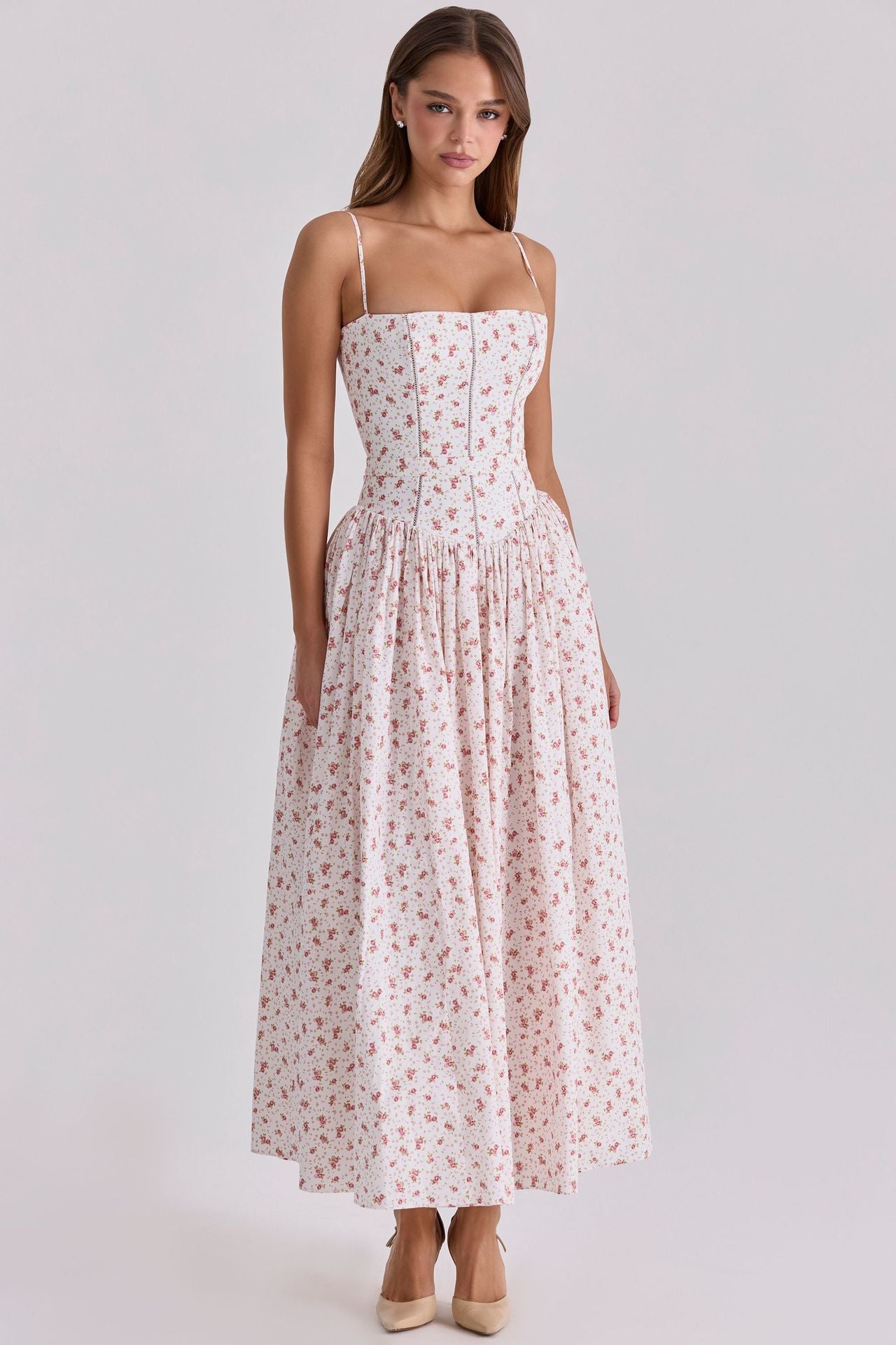 Fairy-Like Elegance, Fashionable and High-End French-Style Spaghetti Strap Dress, Gentle Style, Slimming Floral Spaghetti Strap Dress