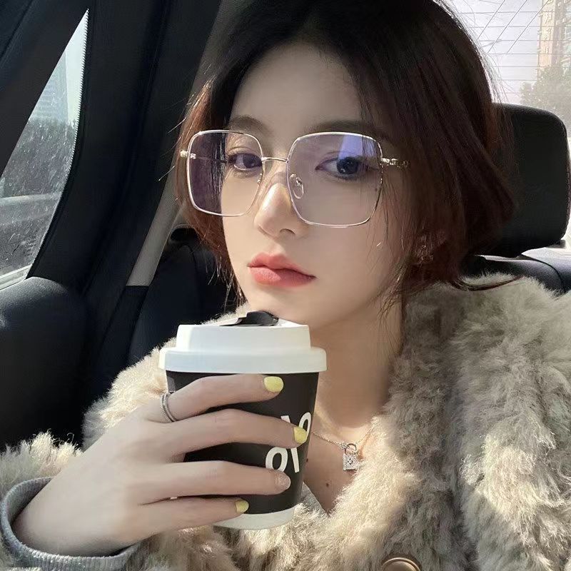 Anti-blue Light Myopia Glasses Women's Light Flat Glasses Metal Frame Internet Red Big Face Slimming Myopia Finished Glasses