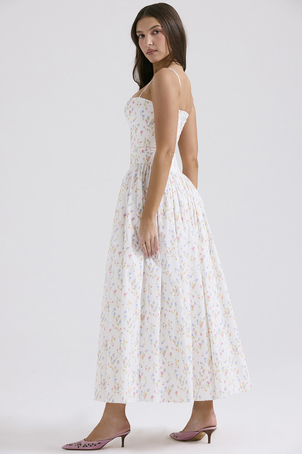 Fairy-Like Elegance, Fashionable and High-End French-Style Spaghetti Strap Dress, Gentle Style, Slimming Floral Spaghetti Strap Dress