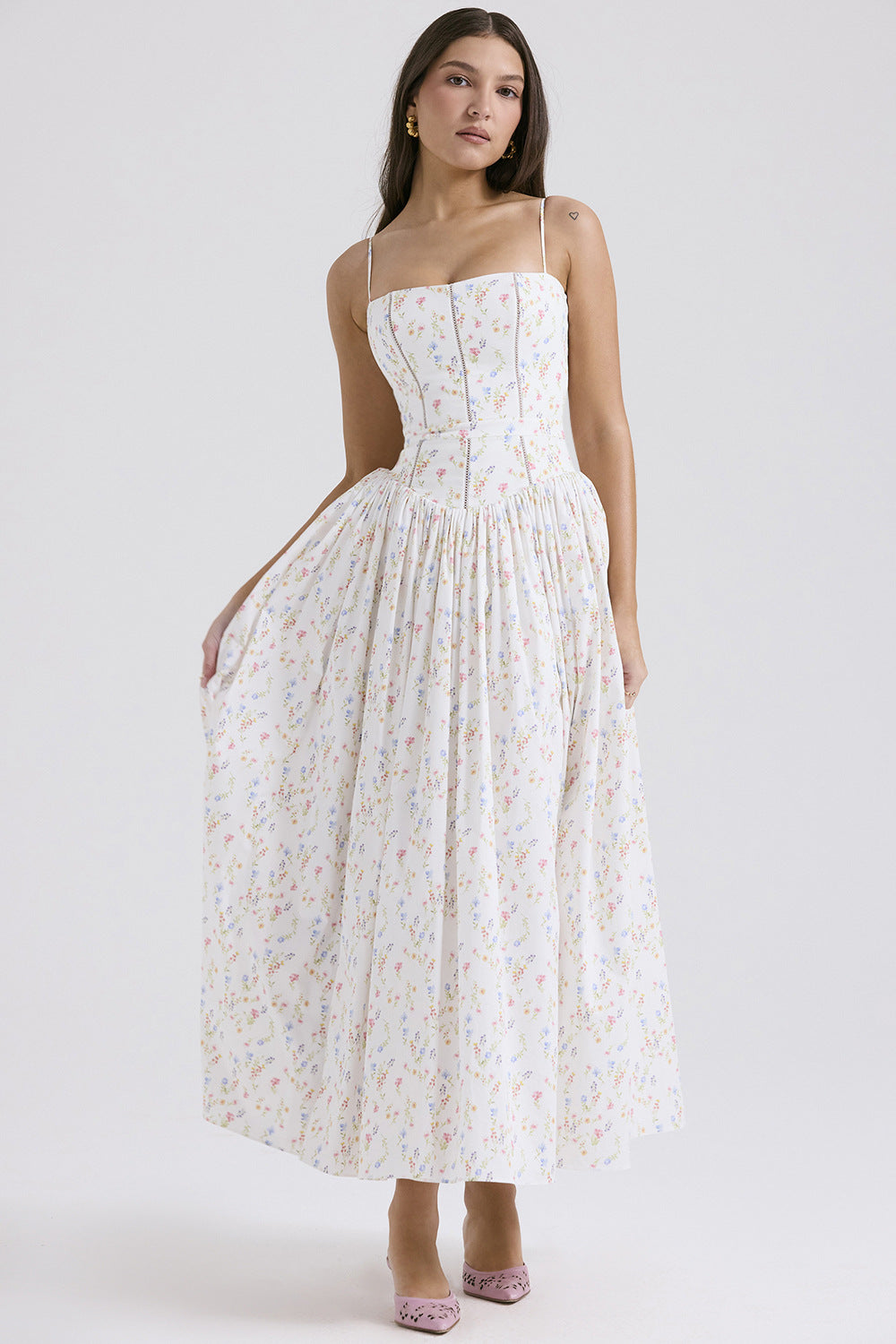 Fairy-Like Elegance, Fashionable and High-End French-Style Spaghetti Strap Dress, Gentle Style, Slimming Floral Spaghetti Strap Dress