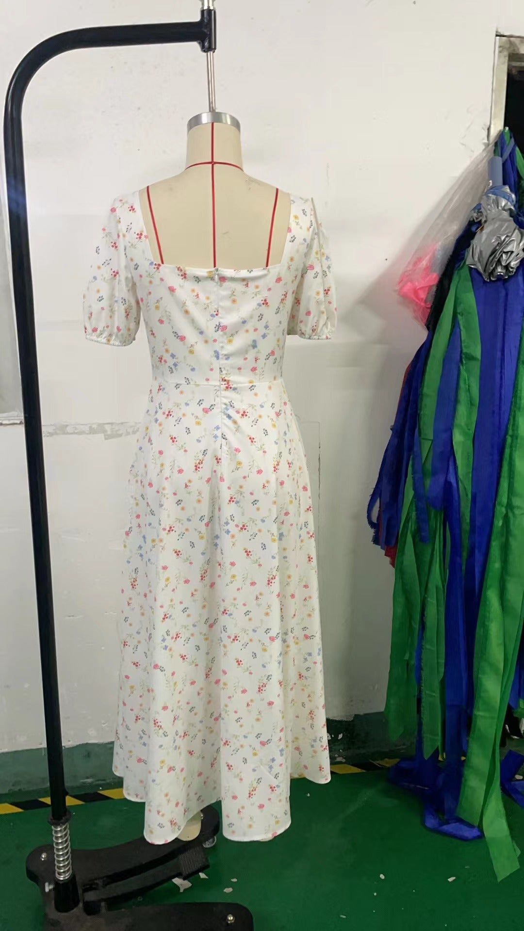 Fairy-Like Elegance, Fashionable and High-End French-Style Spaghetti Strap Dress, Gentle Style, Slimming Floral Spaghetti Strap Dress