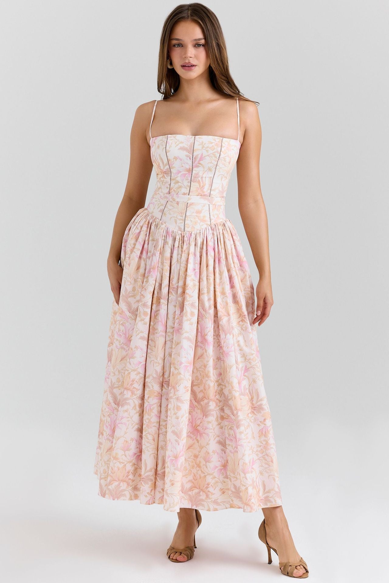 Fairy-Like Elegance, Fashionable and High-End French-Style Spaghetti Strap Dress, Gentle Style, Slimming Floral Spaghetti Strap Dress
