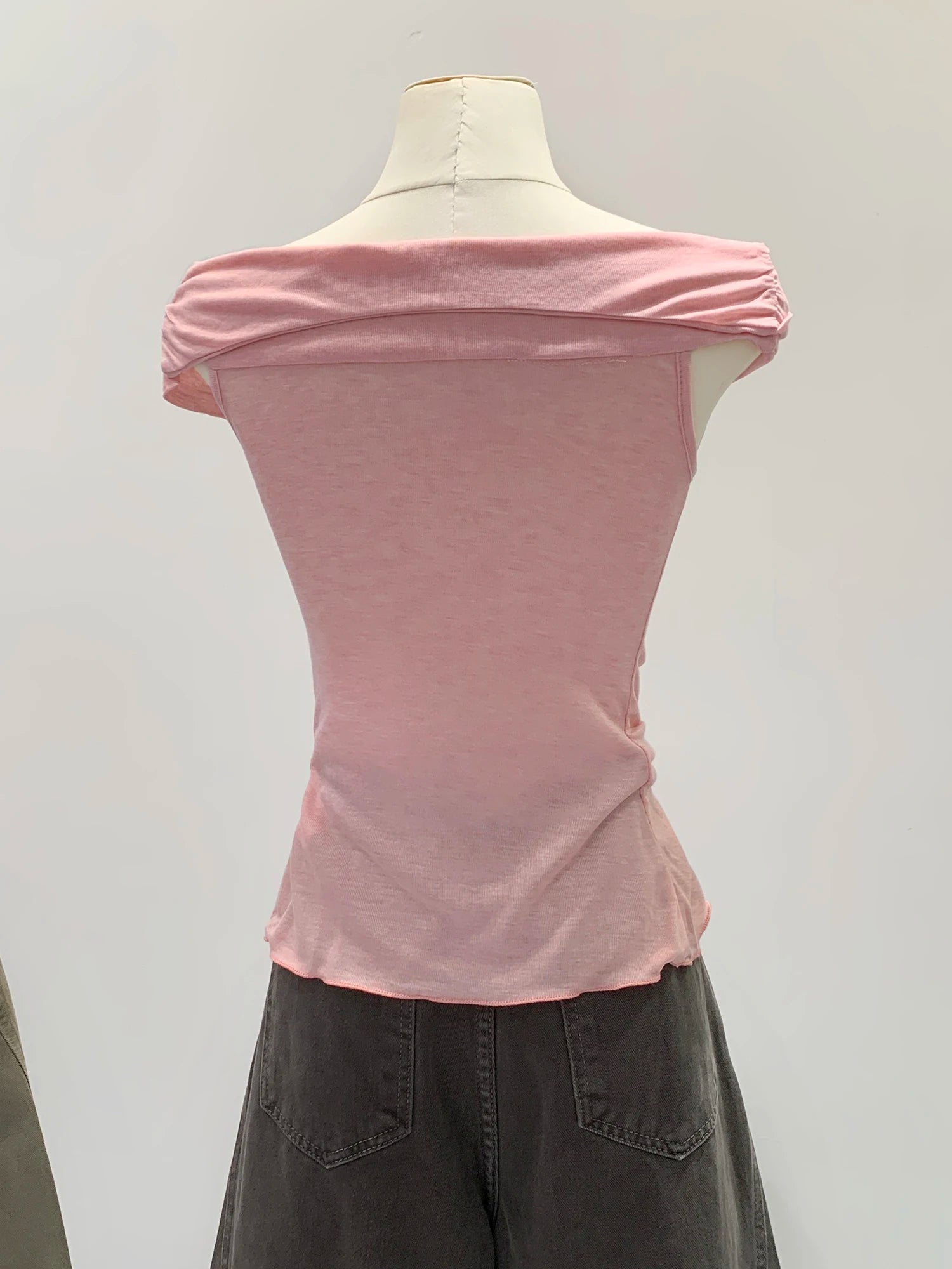 Lace V-Neck Sleeveless T-Shirt Women's Korean Style Spring New High-End Feeling Top Comfortable Breathable Pure Color Spring