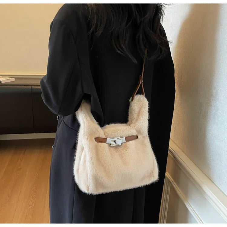 Fashionable Women's Bags Trend 2025 Faux Fur Shoulder Bags Plush Faux Mink Luxury Handbags Chic Crossbody Bag Solid Color Purses