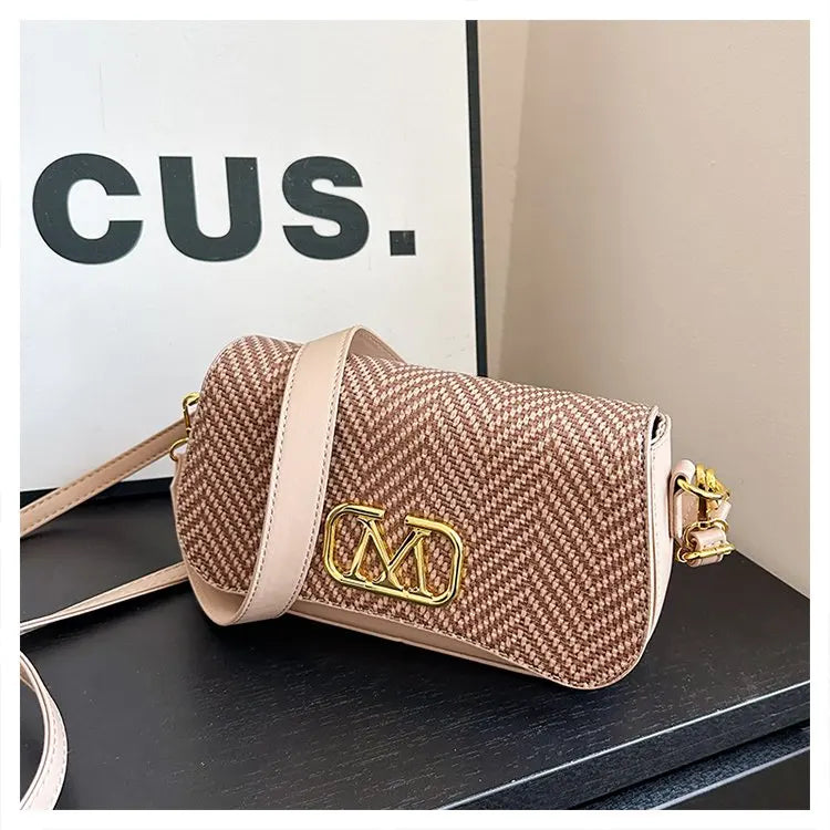 Famous Designer Crossbody Bag Trendy Letter Logo Also Serves As A Chic And Spacious Diaper Bag For Women