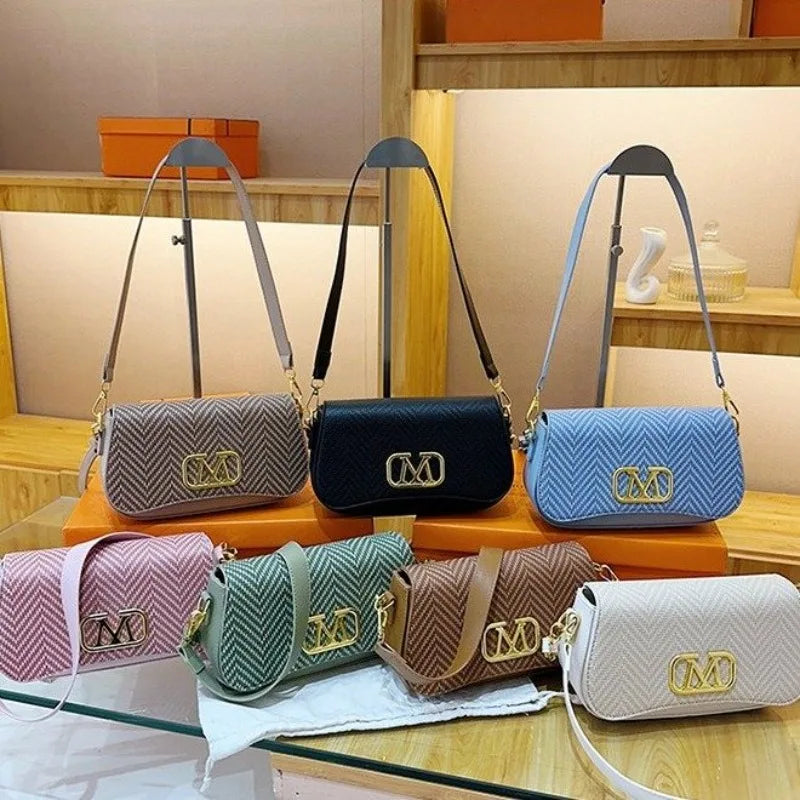 Famous Designer Crossbody Bag Trendy Letter Logo Also Serves As A Chic And Spacious Diaper Bag For Women