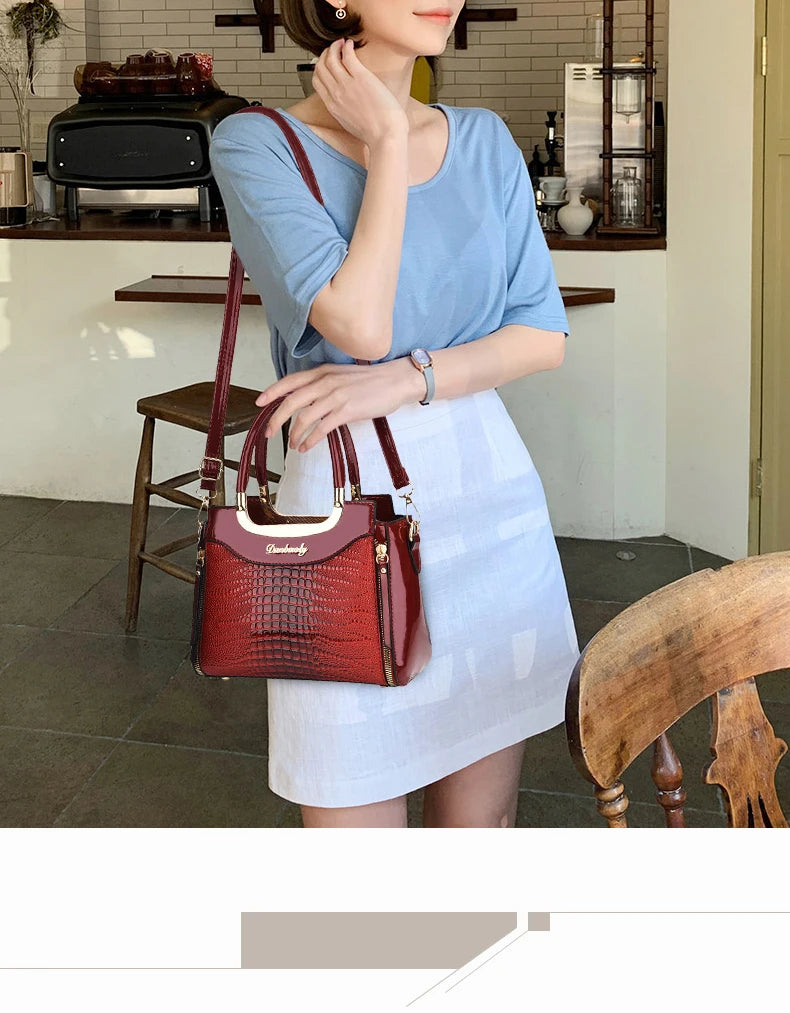 Stylish senior crocodile print women's handbag, temperament all large capacity single shoulder crossbody bag