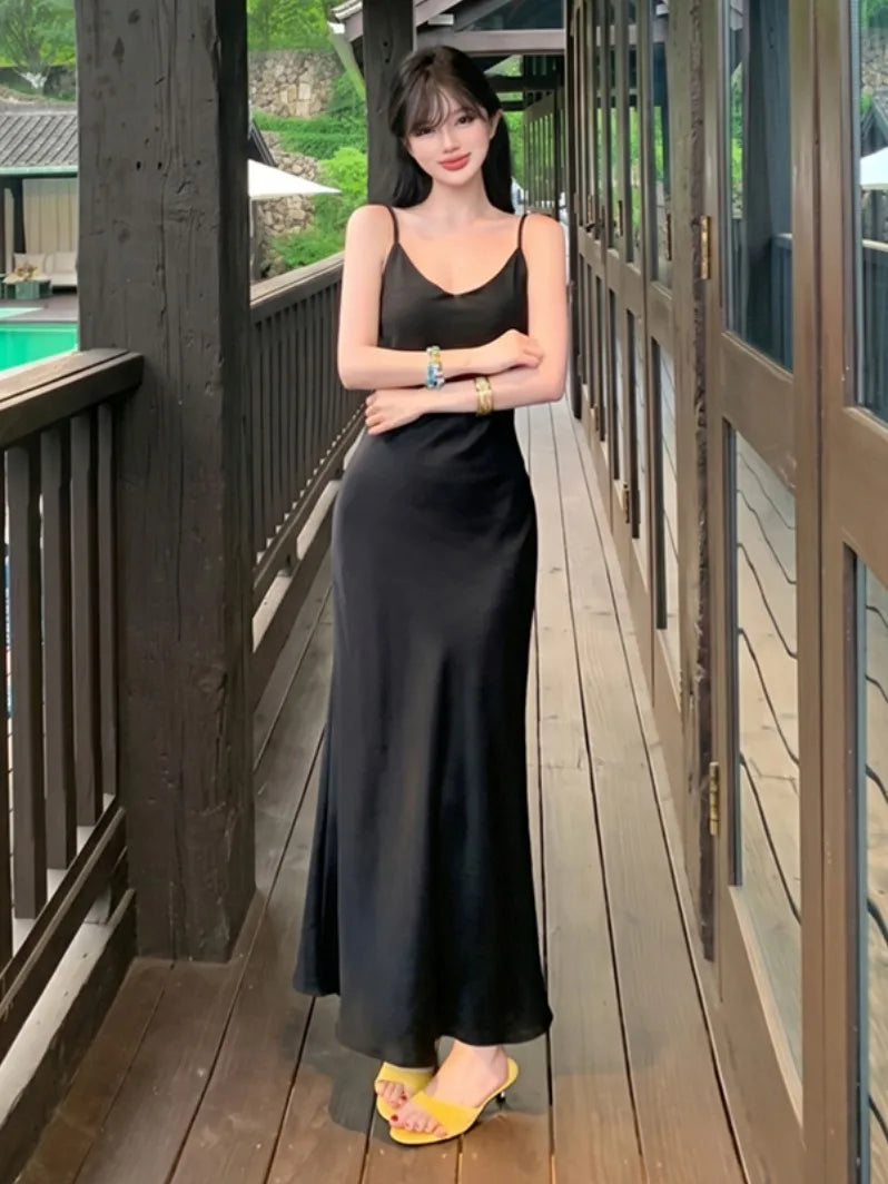 Sexy Retro V-Neck Strap Dress Women's Slim Fit Long Skirt High Waist Summer Design Sensation Lady Style Comfortable Breathable