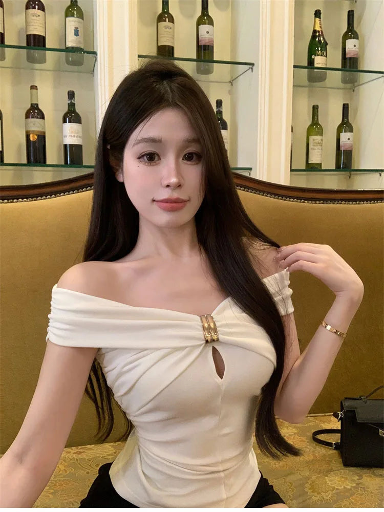 Korean Style Sexy Women Crop Tops Vintage High Street Off Shoulder White T-shirt Streetwear Casual Tee Shirt Retro Slim T Shirts