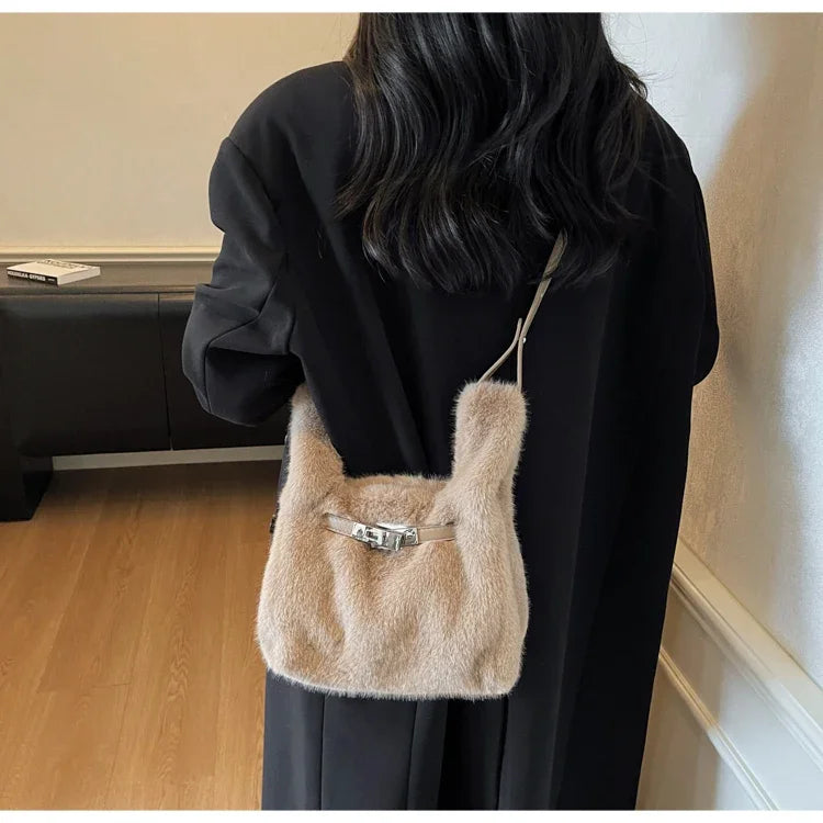 Fashionable Women's Bags Trend 2025 Faux Fur Shoulder Bags Plush Faux Mink Luxury Handbags Chic Crossbody Bag Solid Color Purses