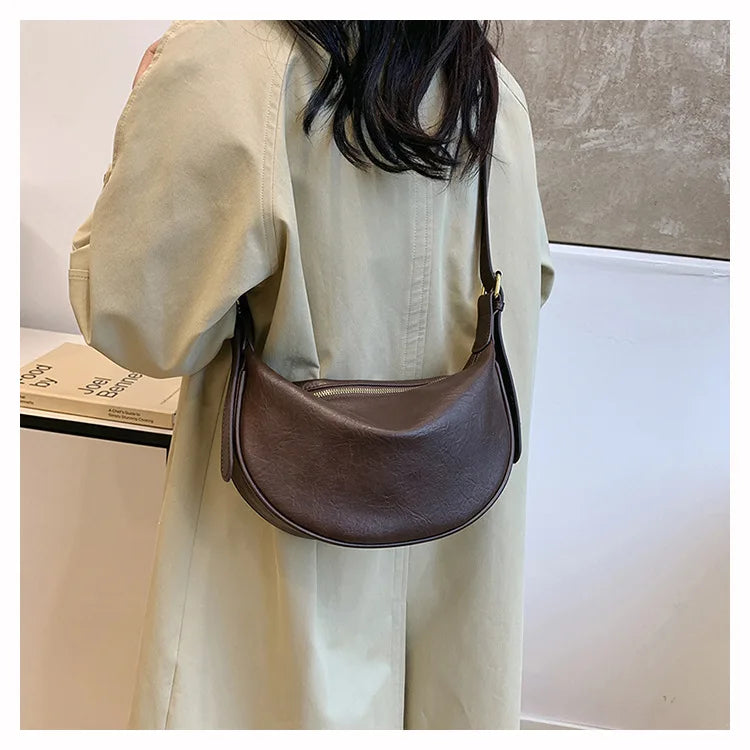 Women Vintage Soft Leather Dumpling Bag Fashion Adjustable Strap Crossbody Bag Large Capacity Crescent Shoulder Purse for Daily