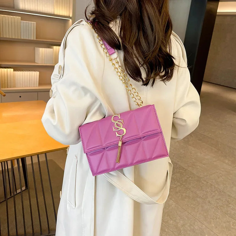 Trendy Luxury Argyle Quilted Flip Small Square Bag Metal Letter Tassel Diagonal Cross Package Commuter Shoulder Bag
