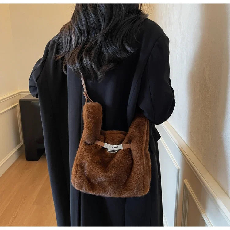 Fashionable Women's Bags Trend 2025 Faux Fur Shoulder Bags Plush Faux Mink Luxury Handbags Chic Crossbody Bag Solid Color Purses