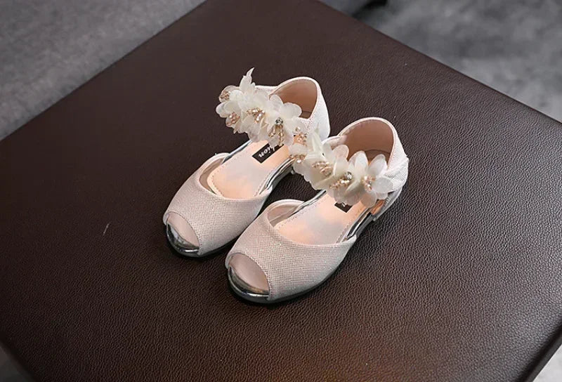 Summer New Style Children's Sandals Girls Fashion Rhinestone Flower Princess Shoes Little Girls Soft Soled Dance Shoes Girls