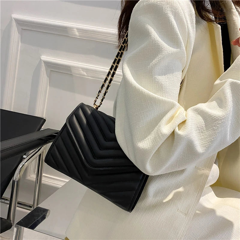 Fashionable Elegant Argyle Quilted Small Square Bag Woven Chain Magnetic Suction Buckle Diagonal Cross Bag Commuter Shoulder Bag