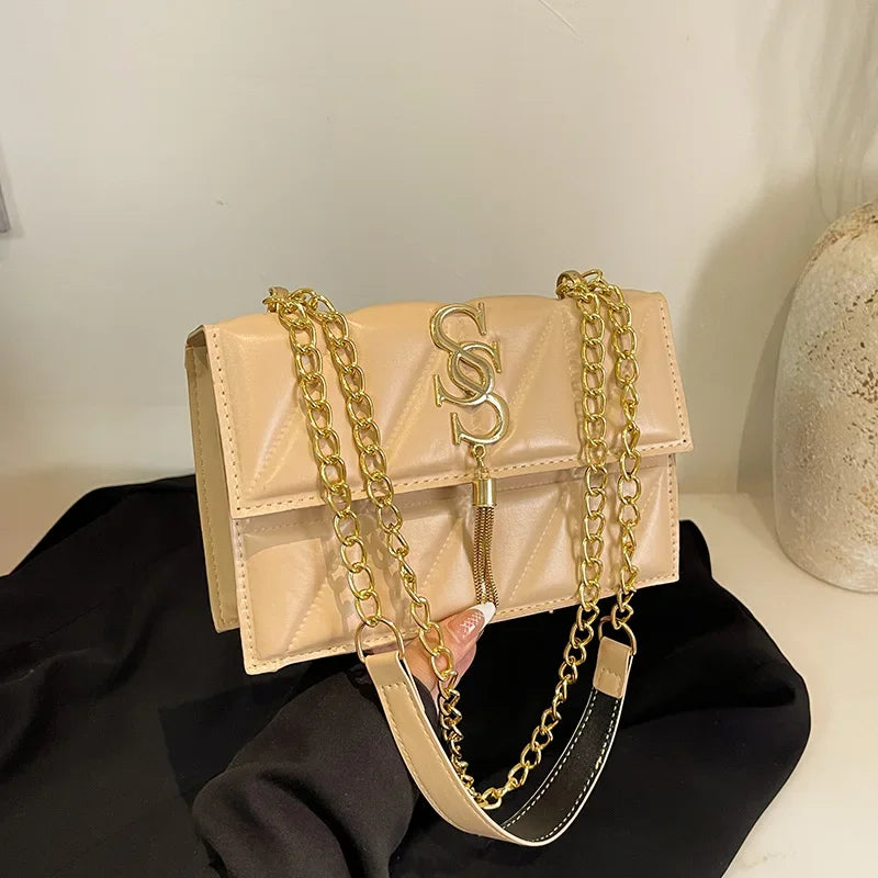 Trendy Luxury Argyle Quilted Flip Small Square Bag Metal Letter Tassel Diagonal Cross Package Commuter Shoulder Bag