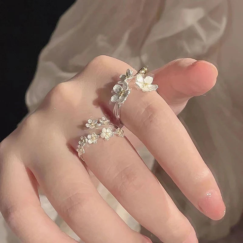 Unique Delicate Flower Opening Adjustable Rings For Women Fashion Minimalist Silver Color Finger Ring Engagement Jewelry Gift