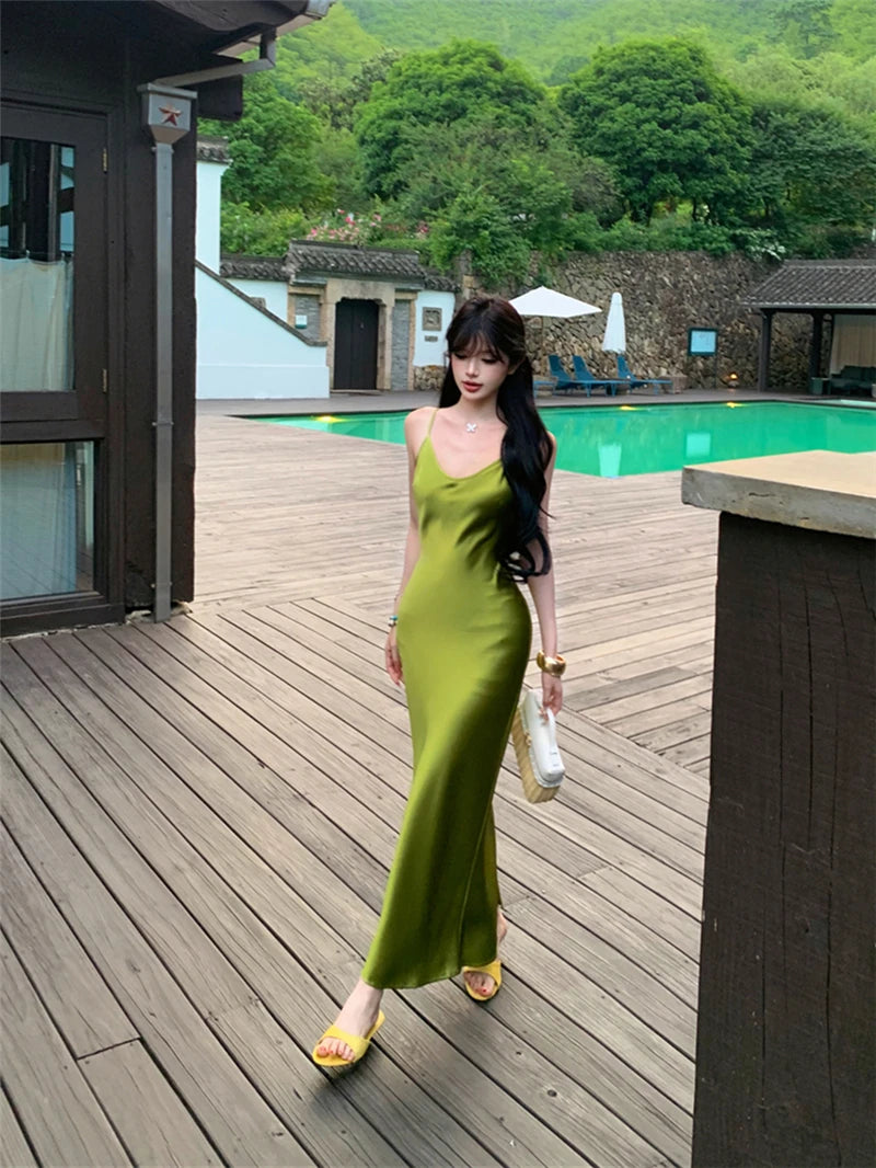 Sexy Retro V-Neck Strap Dress Women's Slim Fit Long Skirt High Waist Summer Design Sensation Lady Style Comfortable Breathable
