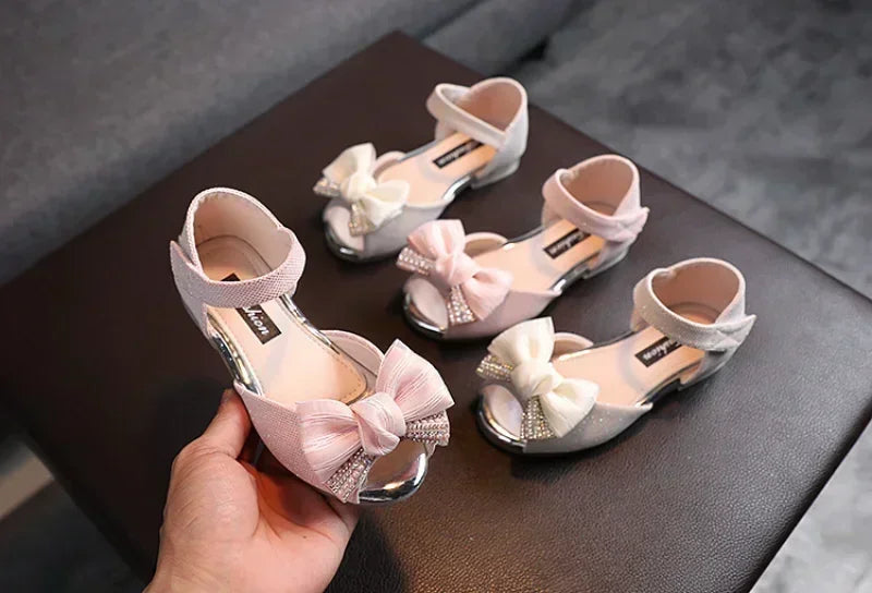 Summer New Style Children's Sandals Girls Fashion Rhinestone Flower Princess Shoes Little Girls Soft Soled Dance Shoes Girls