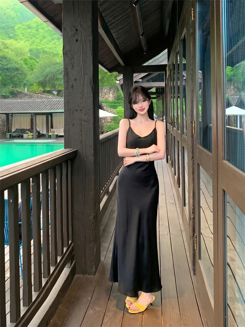 Sexy Retro V-Neck Strap Dress Women's Slim Fit Long Skirt High Waist Summer Design Sensation Lady Style Comfortable Breathable